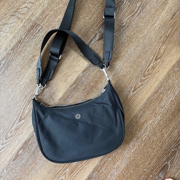 Lululemon City Essentials Shoulder Bag 3L - Picture 1 of 5